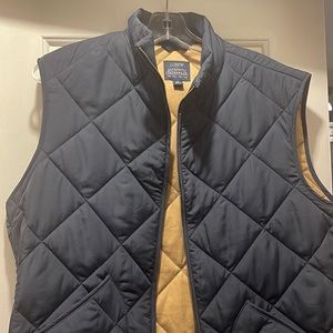 Men’s quilted vest.